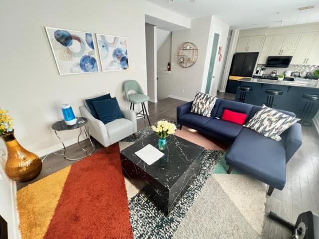 Appartamento The Oasis Lounge By Luke 1913 Ottawa Esterno foto